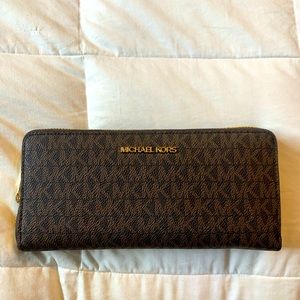 Michael Kors Jet Set Travel Continental Chocolate